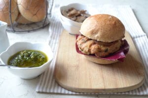 Burger di pollo al cioccolato (credits Barbara Lechiancole)